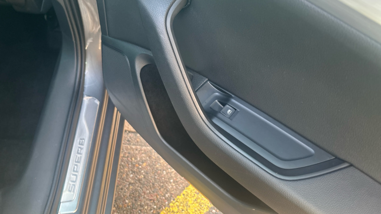 Skoda Superb 1.4 TSI iV SE Technology DSG 5dr Estate